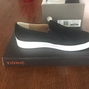 New in box Vionic size 9 splendid midi